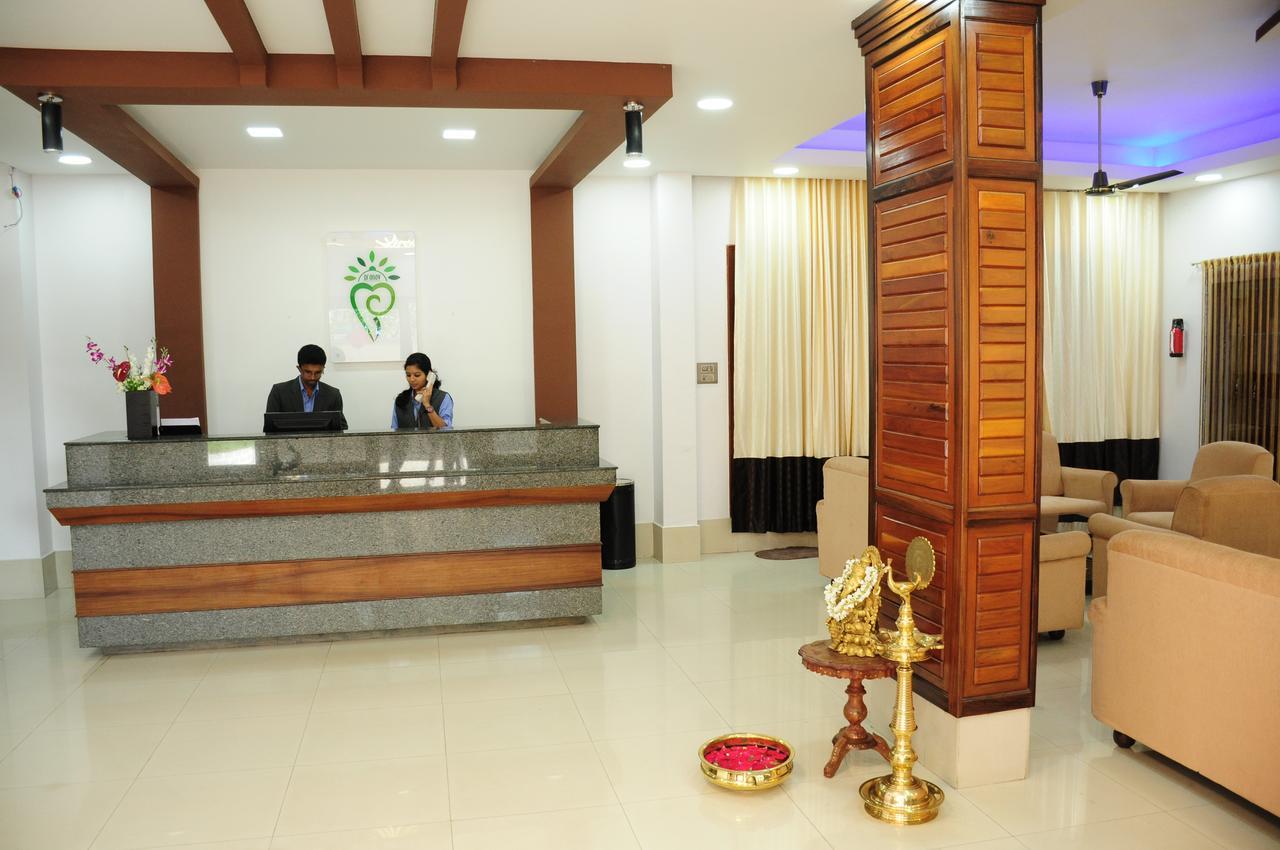 Hotel Pranav International-Fully Vaccinated Staff Gonikoppal Exterior foto